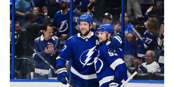 Tampa Bay Lightning zatím nemá vybraného vhodného kapitána Tampa Bay Lightning zatím nemá vybraného vhodného kapitána